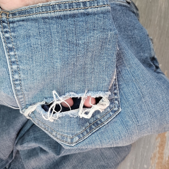Torrid Distressed Jeans - 16 R - Mid Rise Skinny - Picture 3 of 6